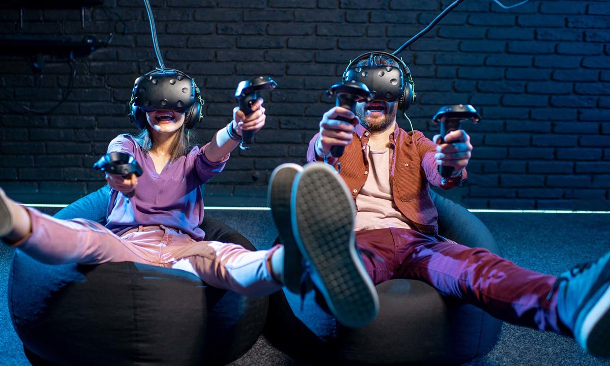 Снять vr. Виртуальная реальность дети. Виртуальная реальность игры. Кресло виртуальной реальности. Комната виртуальной реальности.